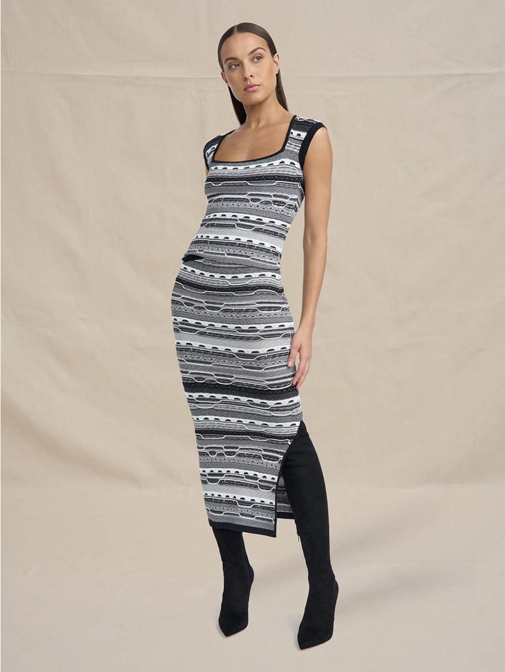 By Johnny Black & White Geometric Knit Bodycon Maxi Dress – Square Neck SZ XXL